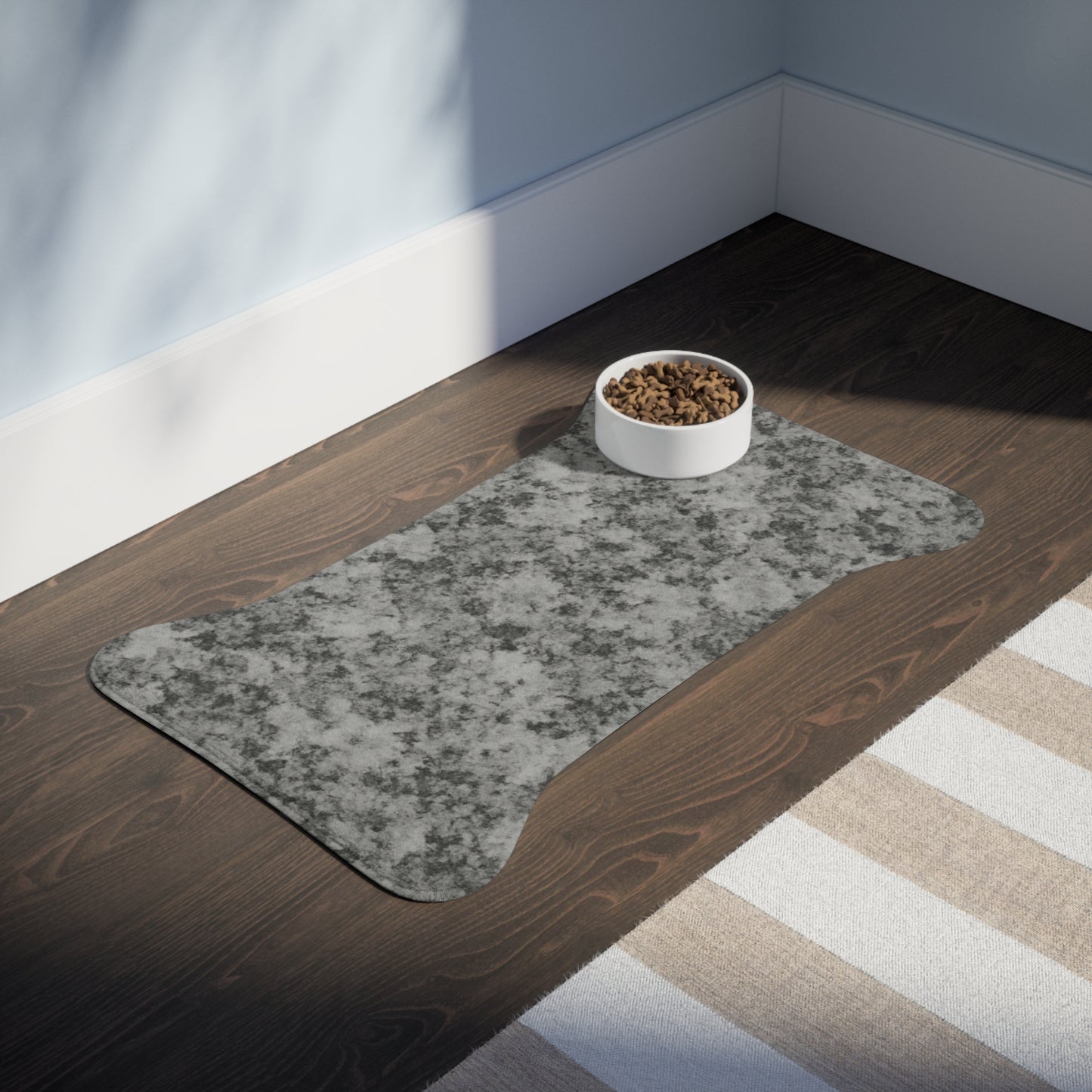 Stylish Pet Feeding Mat - Modern Gray Design for Dogs and Cats